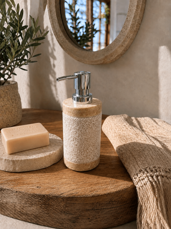 Pousse savon en marbre lisse