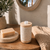 Pousse savon en marbre lisse